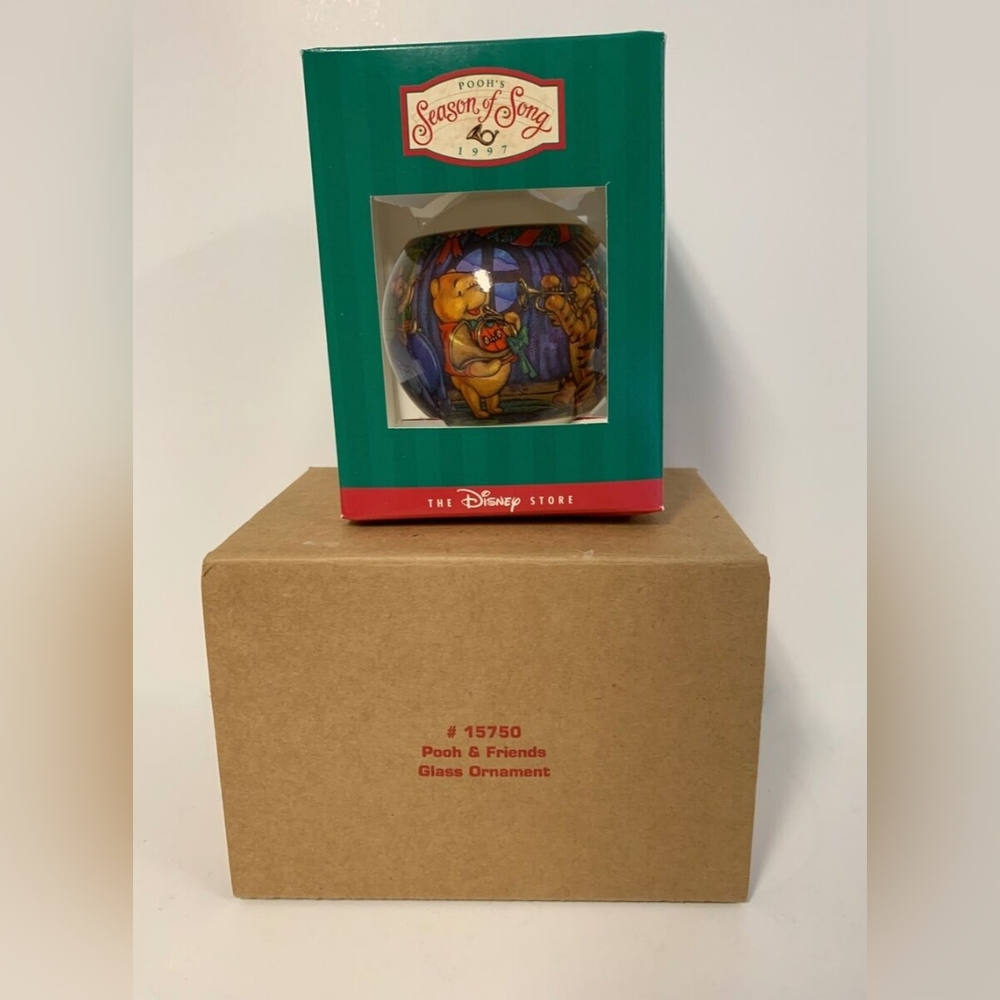The Disney Store 1997 Pooh's Season Of Song Glass Ball Ornament